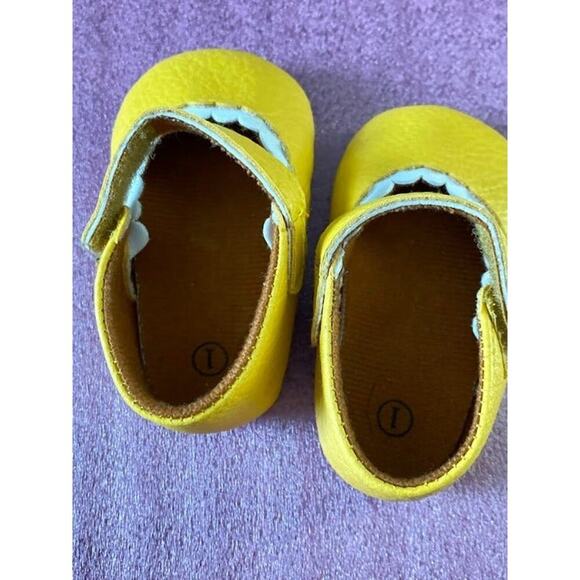 Baby Magic Pre-Walker US 1 Yellow Casual Dress Ballerina Booties Front Strap - Picture 6 of 7